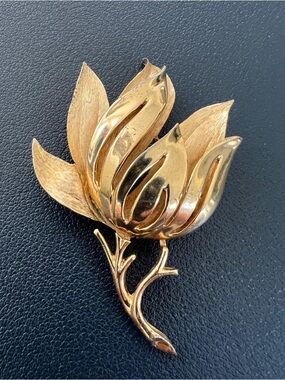 Crown Trifari Gold Tone Flower Brooch